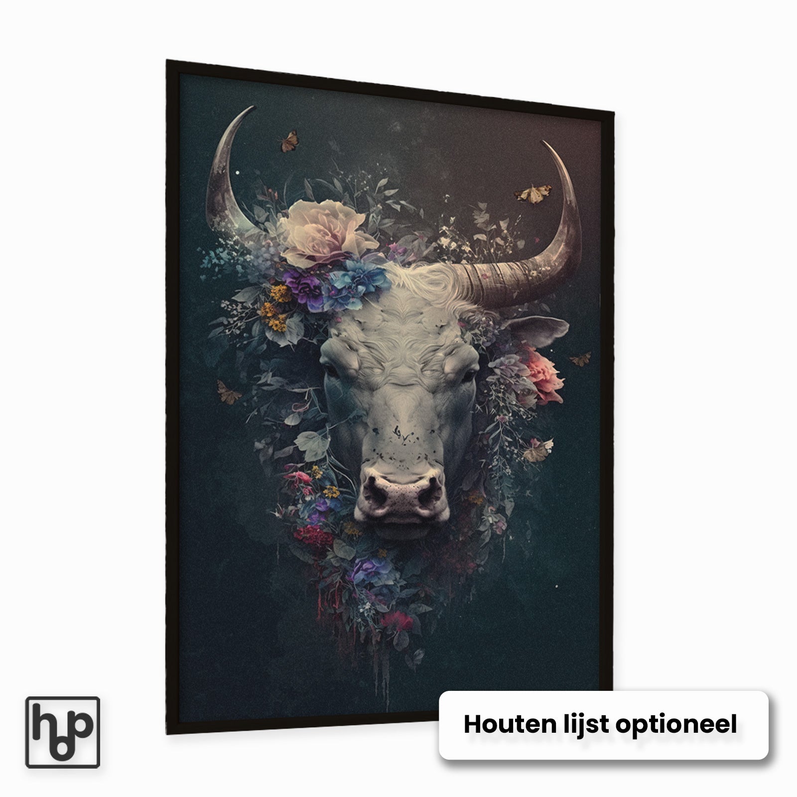 Vintage botanische poster met witte stierkop, omringd door kleurrijke bloemen en vlinders, in zwarte lijst.