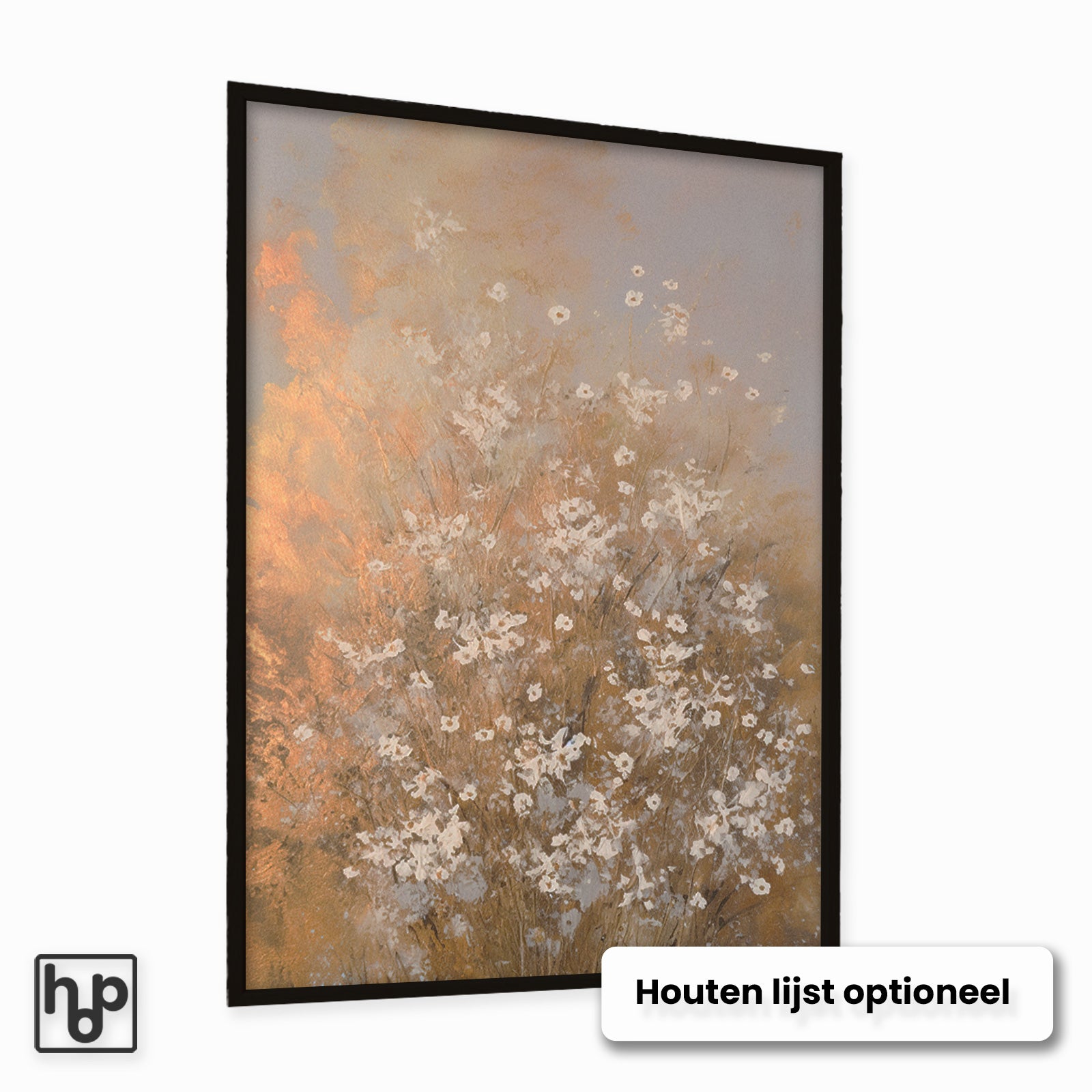 Abstracte bloemenkunst met witte spetters op een warme goud- en grijstint, in een zwarte lijst.