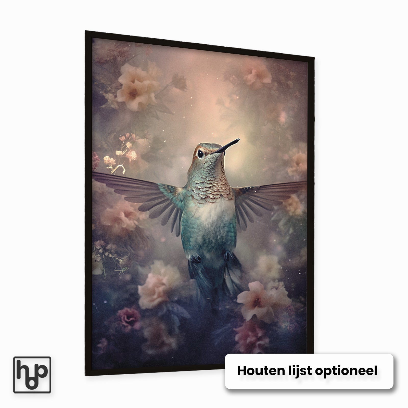 Kolibri poster met sierlijke kolibrie en botanische bloemen in zachte pastelkleuren, optioneel met zwarte houten lijst.