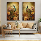 Botanische poster van een pauw omgeven door bloemen.