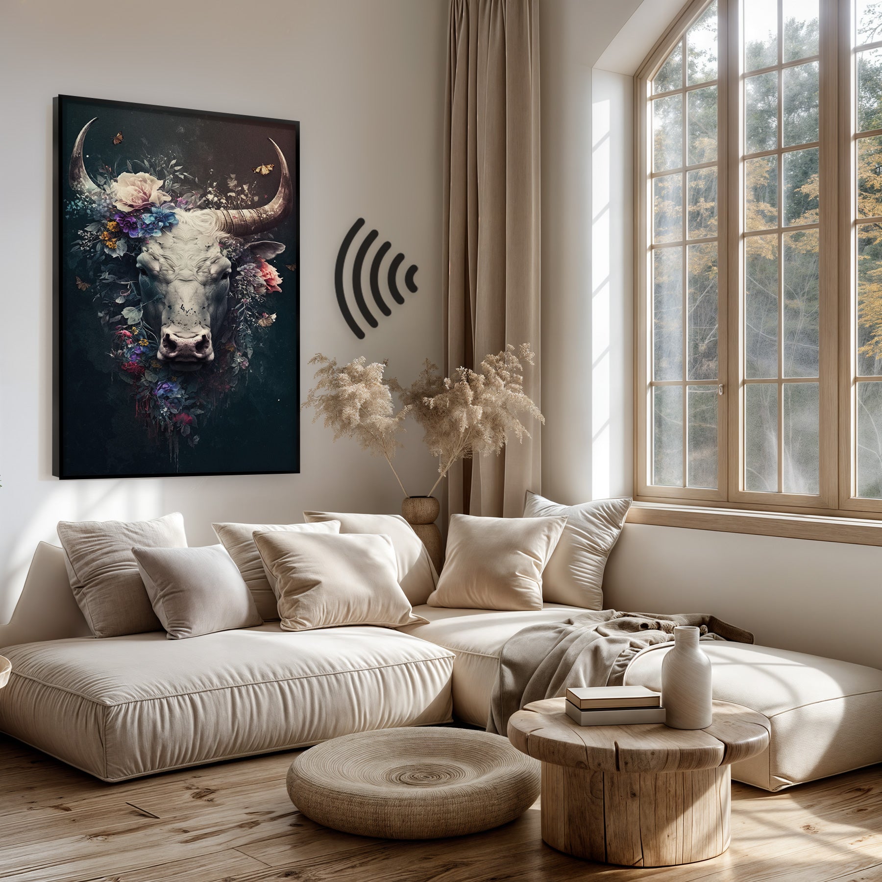 Akoestisch paneel Bull boven een lichte bank in een woonkamer.
