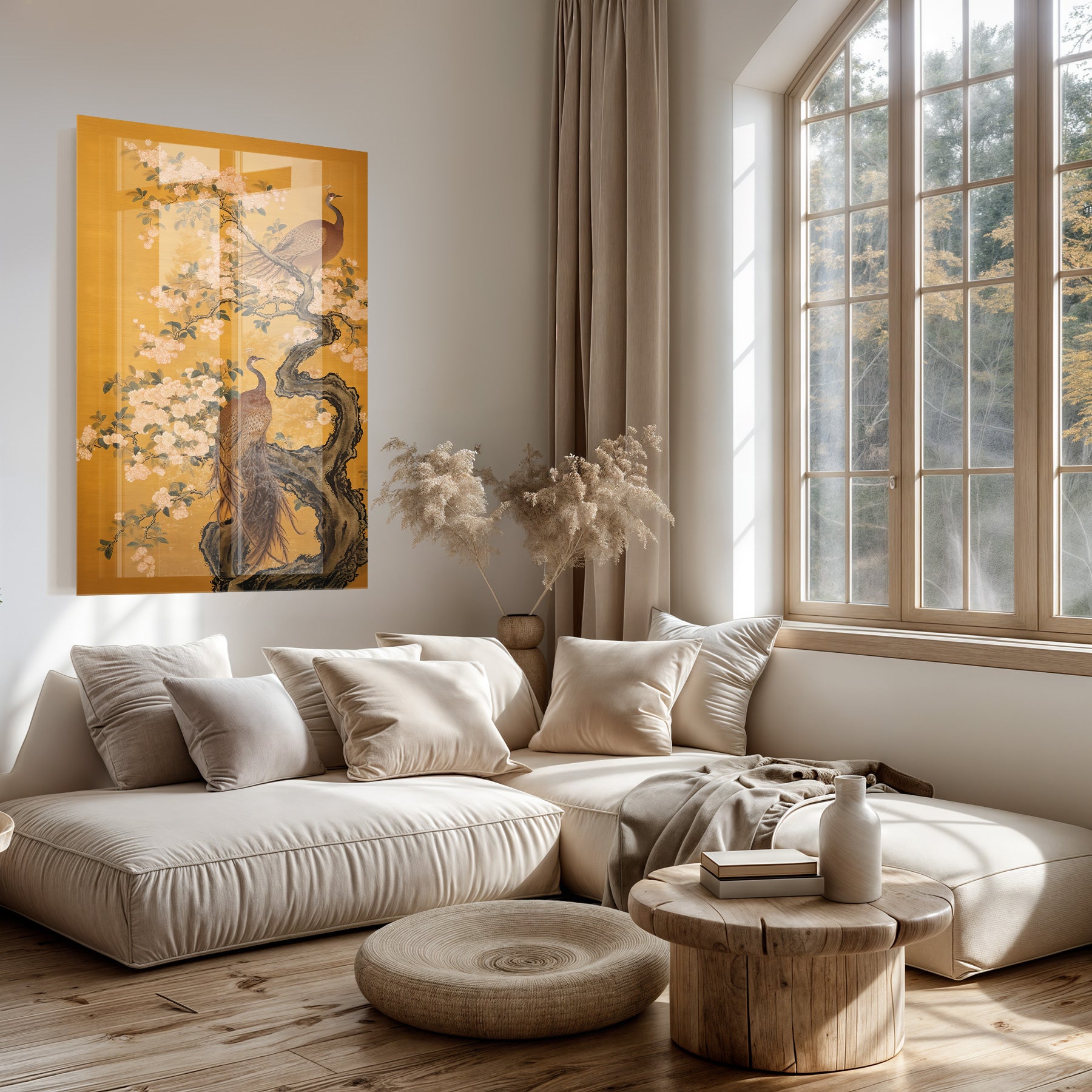 Plexiglas schilderij Aziatisch Pauwen boven een lichte bank in een woonkamer.
