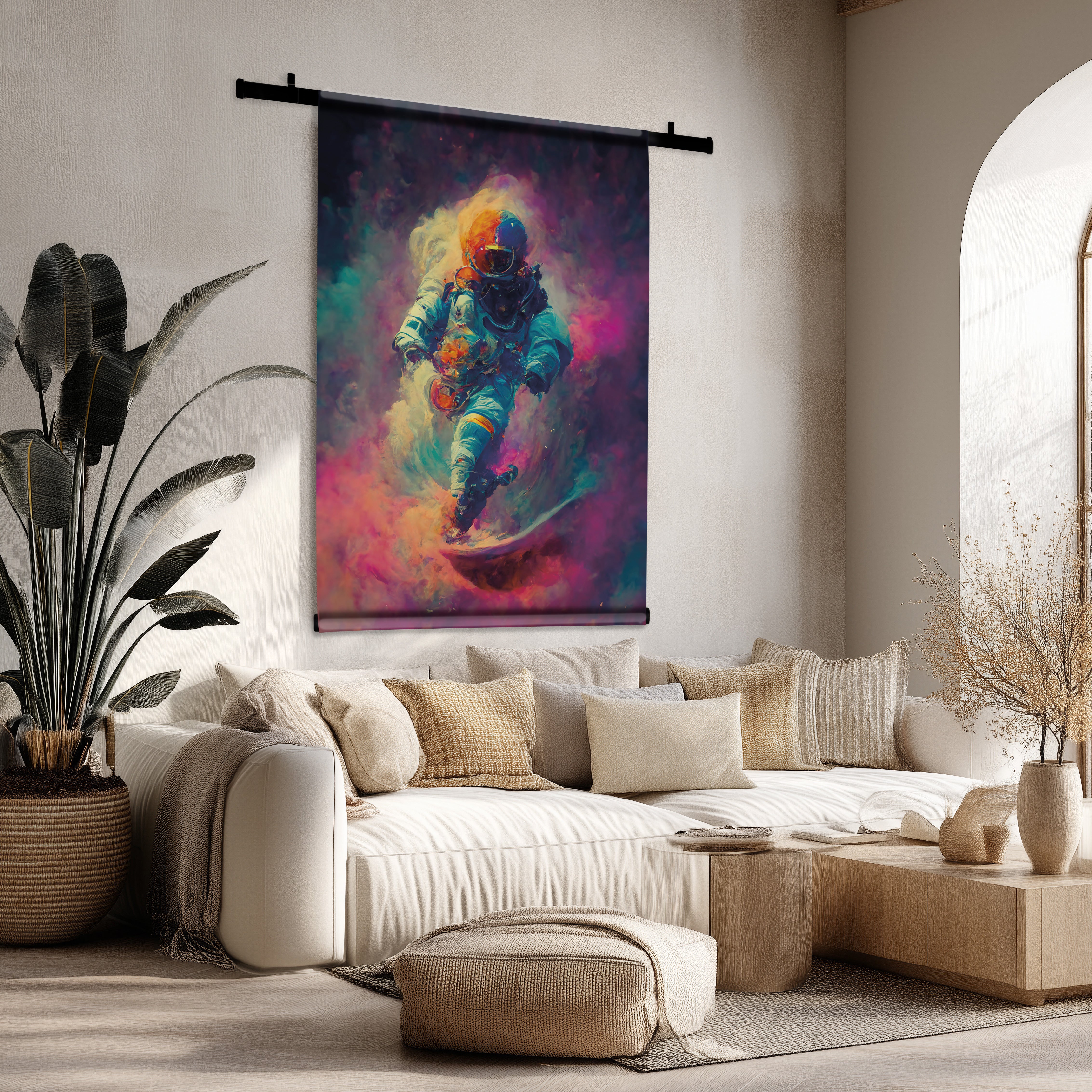 Wandkleed Colorful Astronaut met zwarte roedes boven een lichte bank.