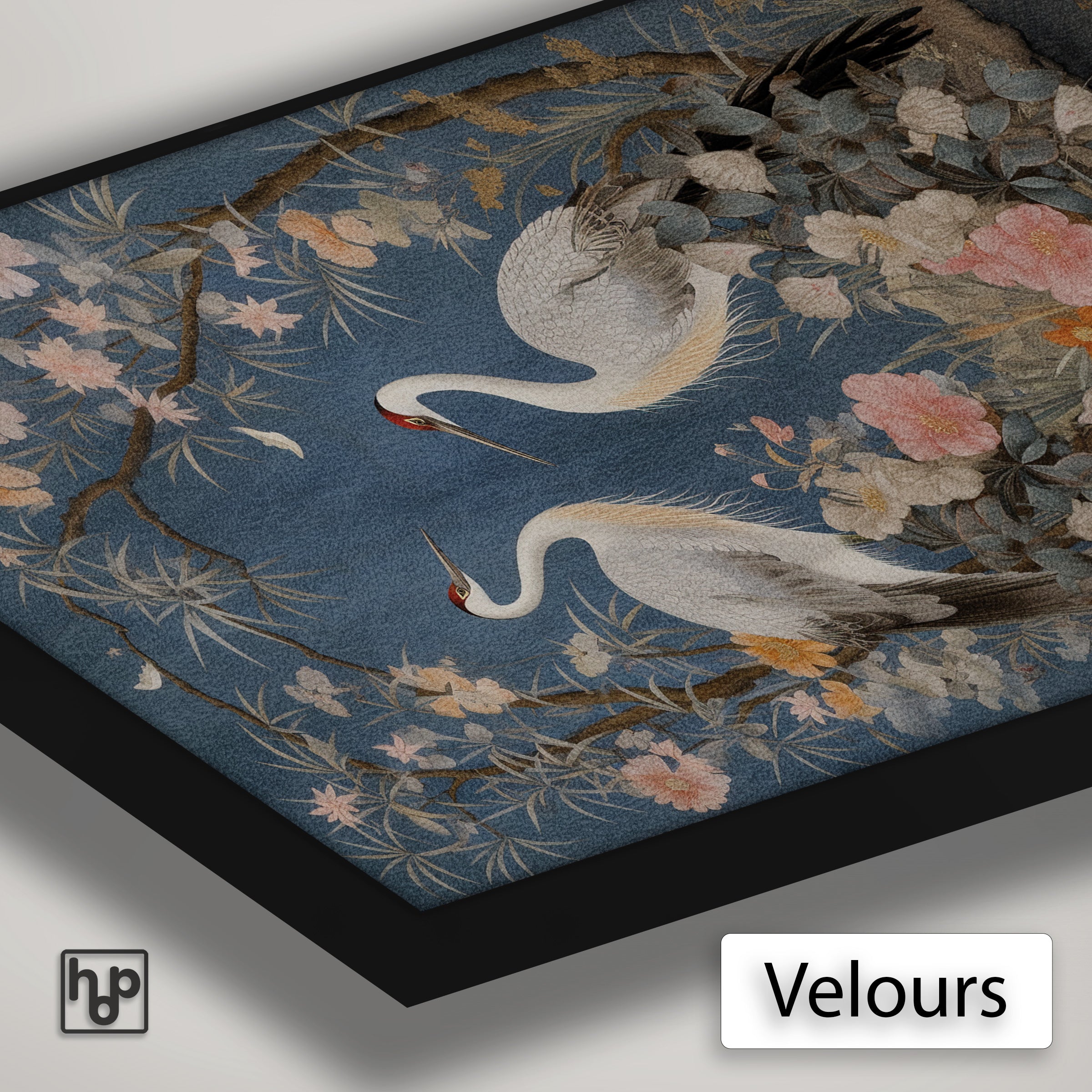 Detail van Artframe Crane Vogels met velours doek en een zwart aluminium frame.