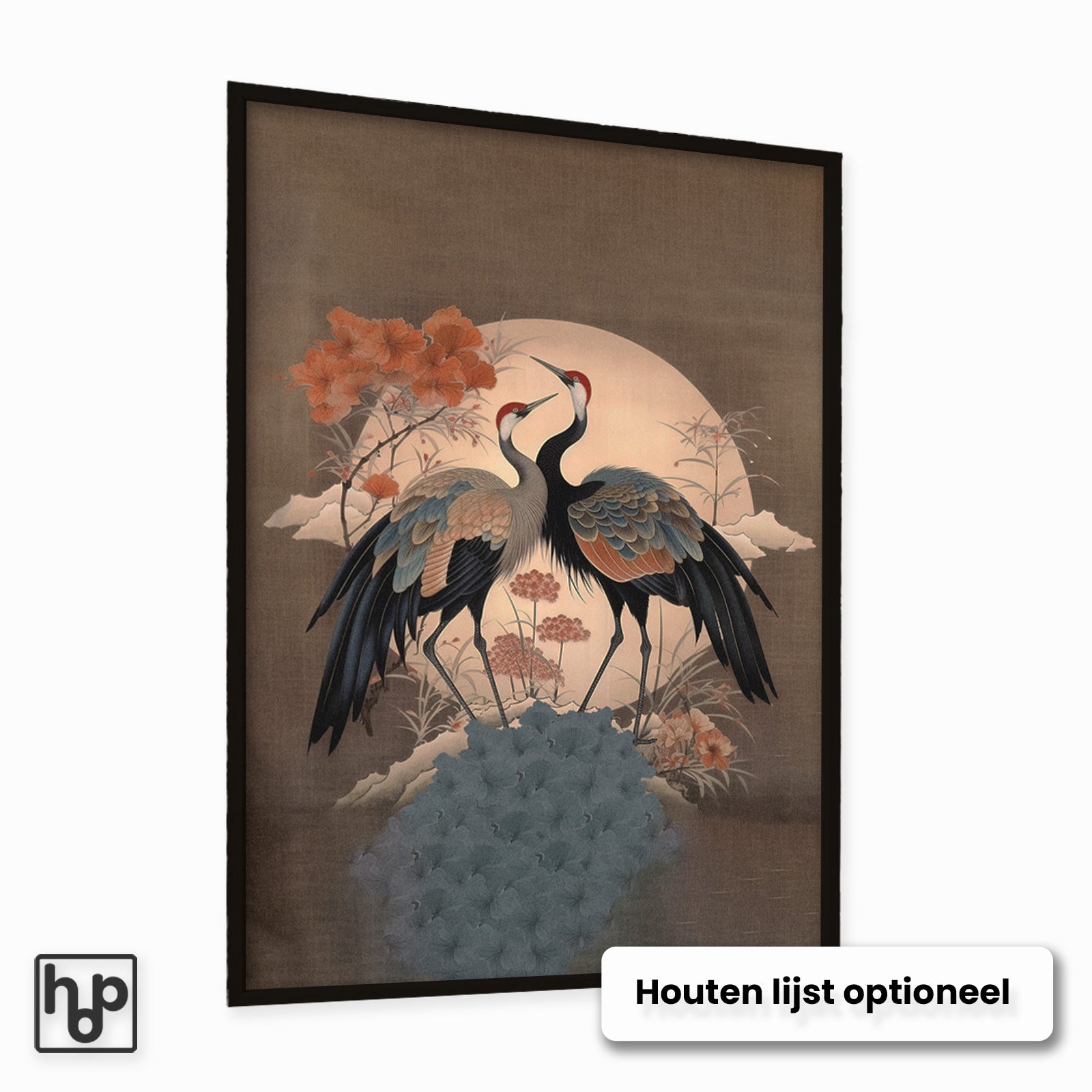 Japanse kraanvogels poster met kersenbloesem en volle maan, in een zwarte houten lijst.