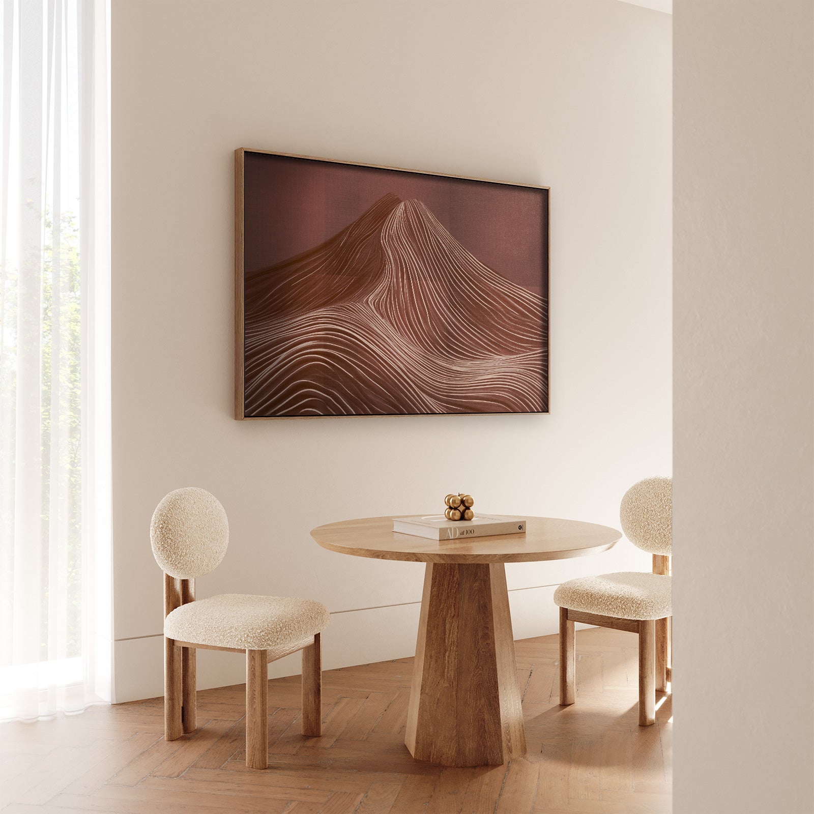 Papieren poster De rode berg aan de muur bij een ronde houten eettafel.
