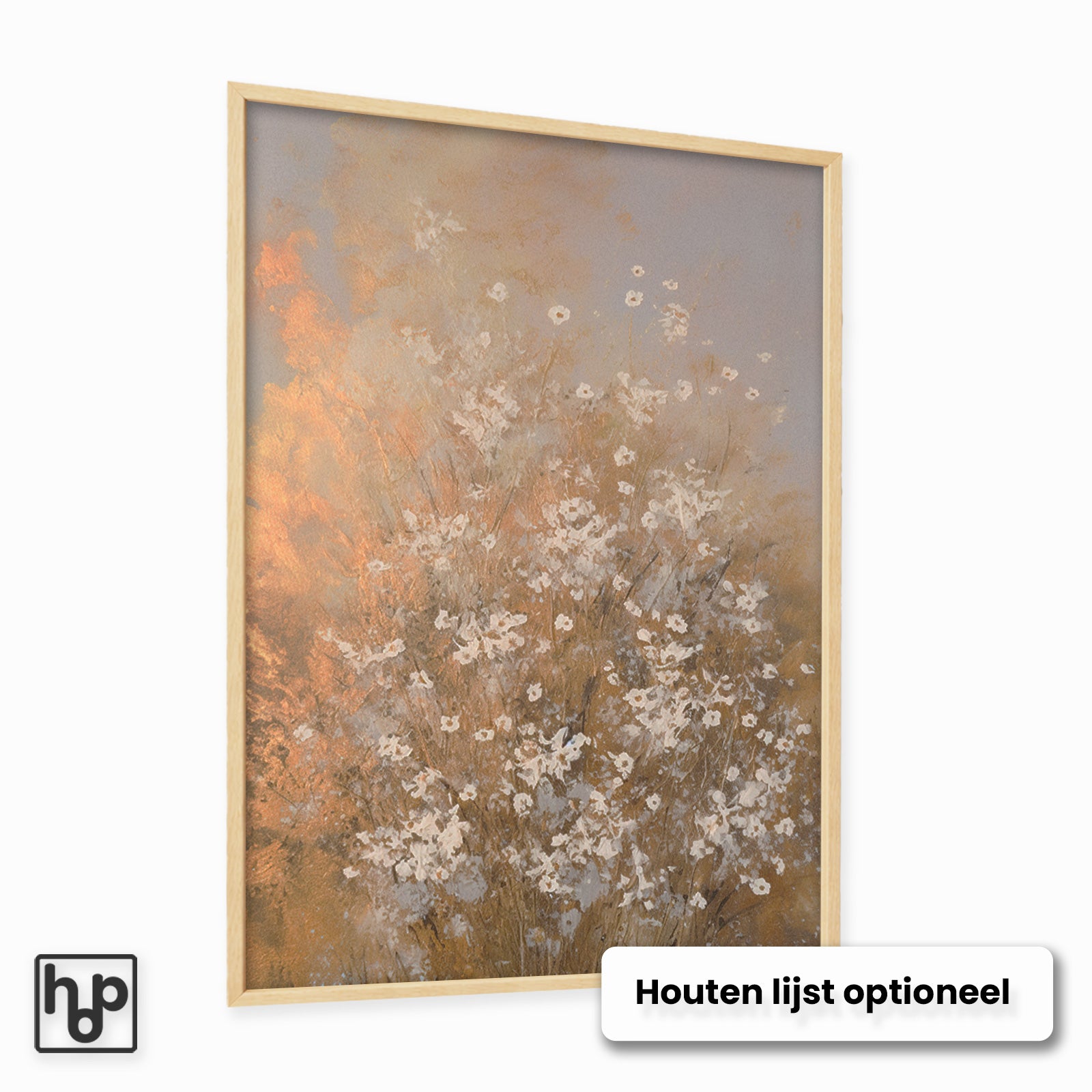 Abstracte bloemenprint "Bloemen spetters 2" met witte bloemen en een warme koper-grijze achtergrond in een houten lijst.