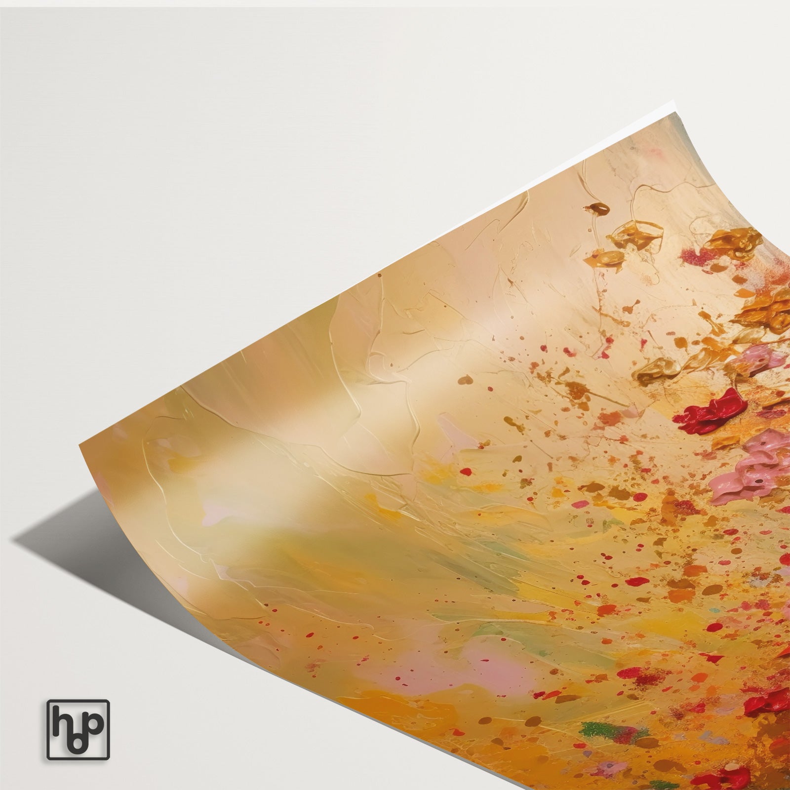 Detail van papieren poster Bloemen spetters met een licht omkrullende hoek.