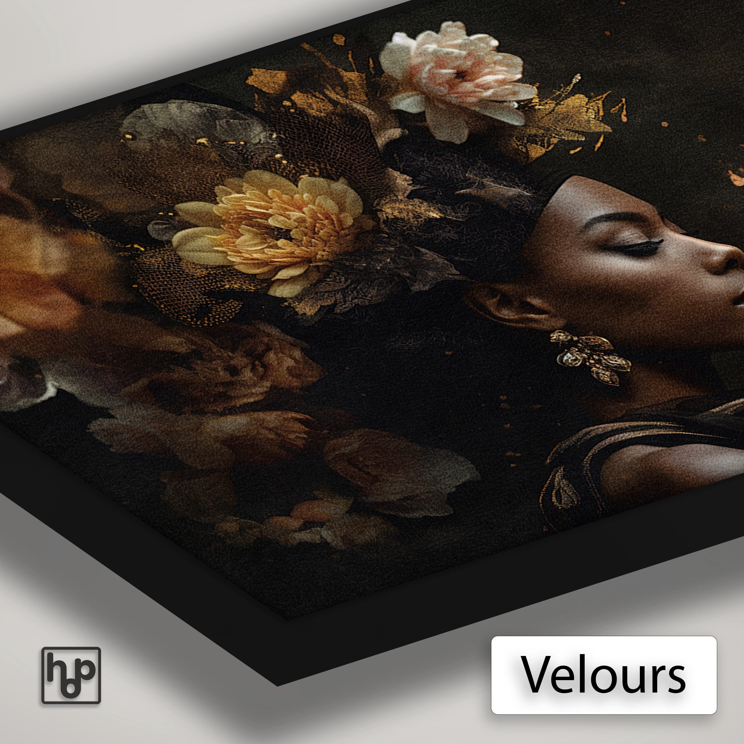 Detail van Artframe Bloemen Vrouw 3 met velours doek en een zwart aluminium frame.