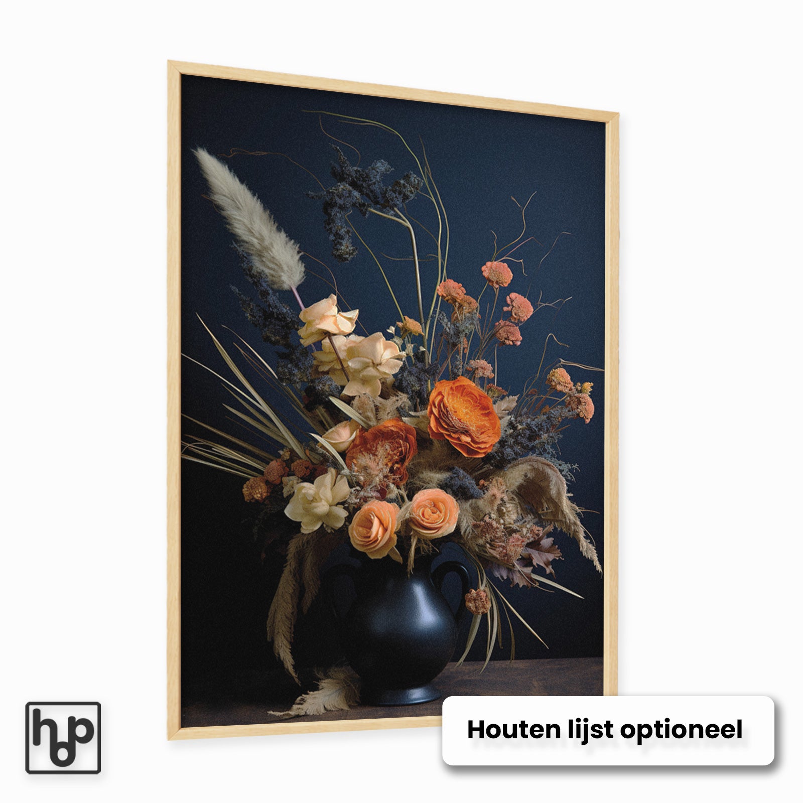 Bloemen 12: Vintage bloemenboeket met oranje, perzik en gedroogde bloemen in een donkere vaas, in een houten lijst.