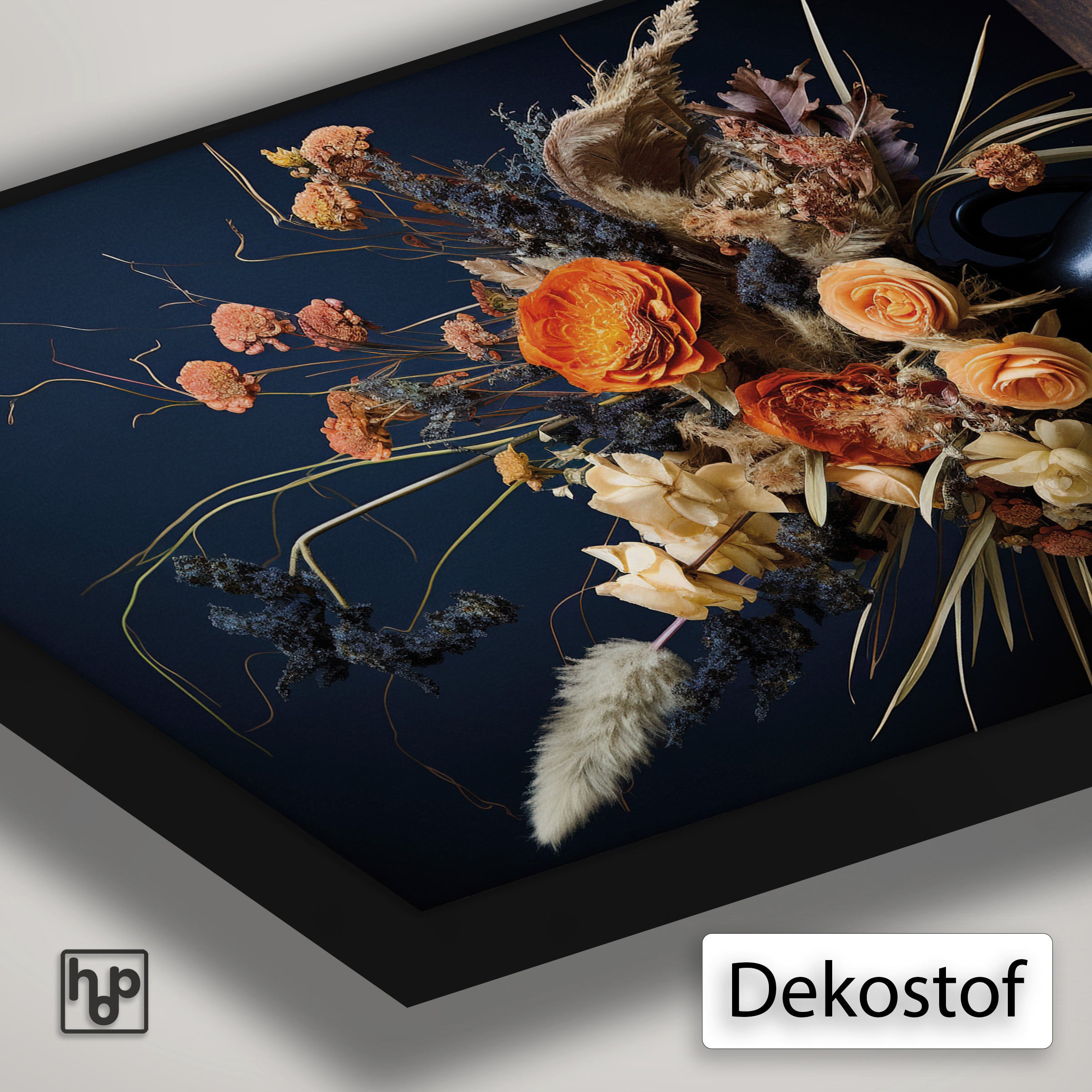 Detail van Artframe Bloemen 12 met dekostof en een zwart aluminium frame.