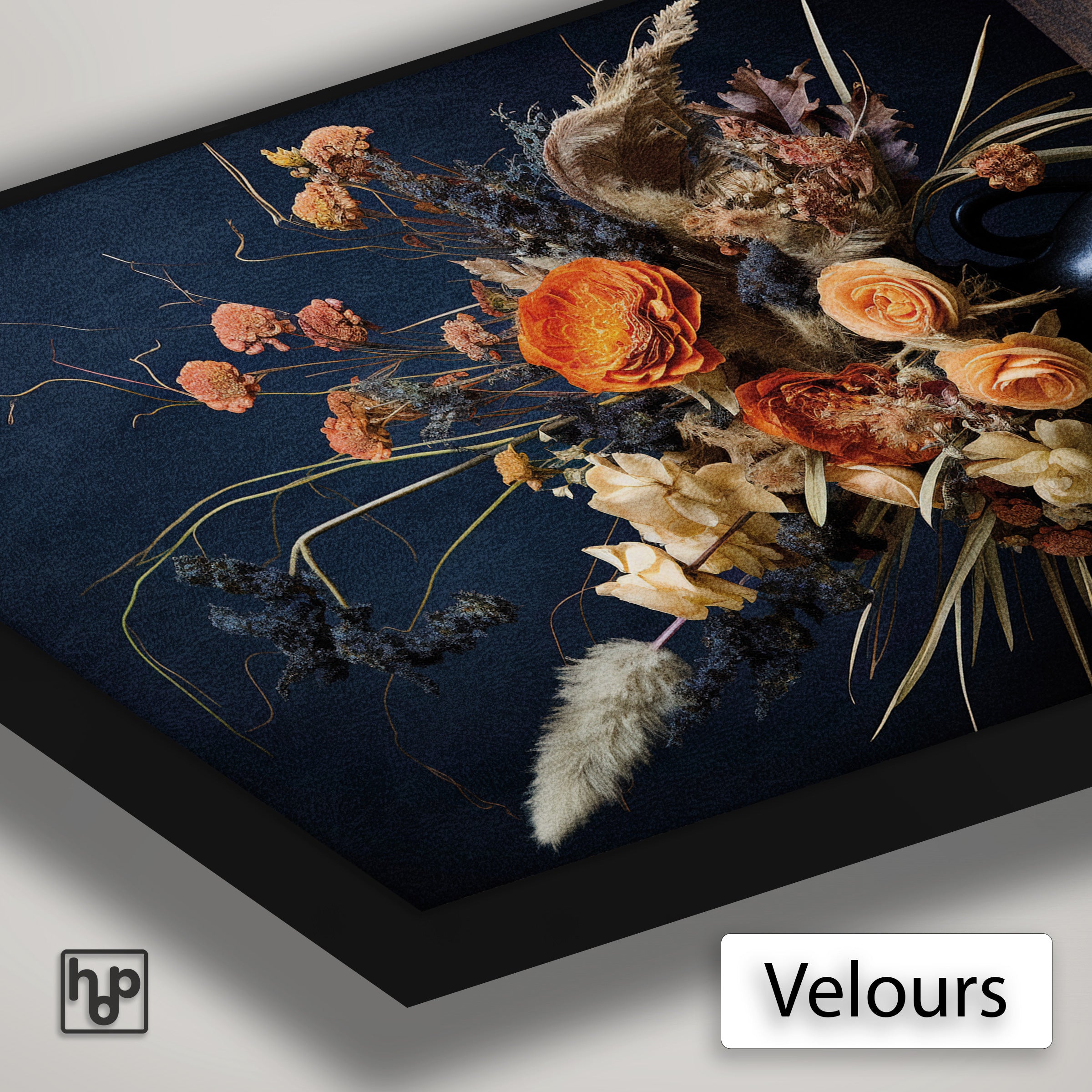 Detail van Artframe Bloemen 12 met velours doek en een zwart aluminium frame.