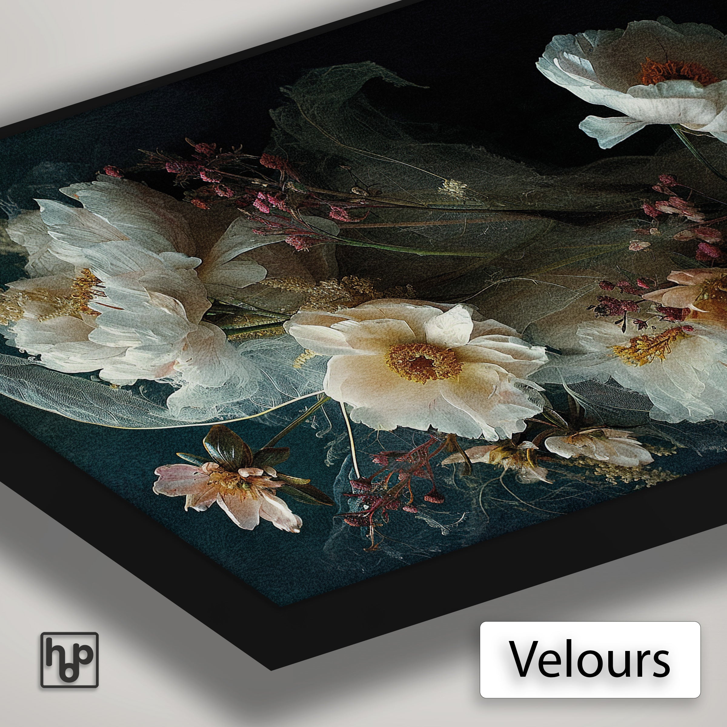 Detail van Artframe Bloemen 14 met velours doek en een zwart aluminium frame.