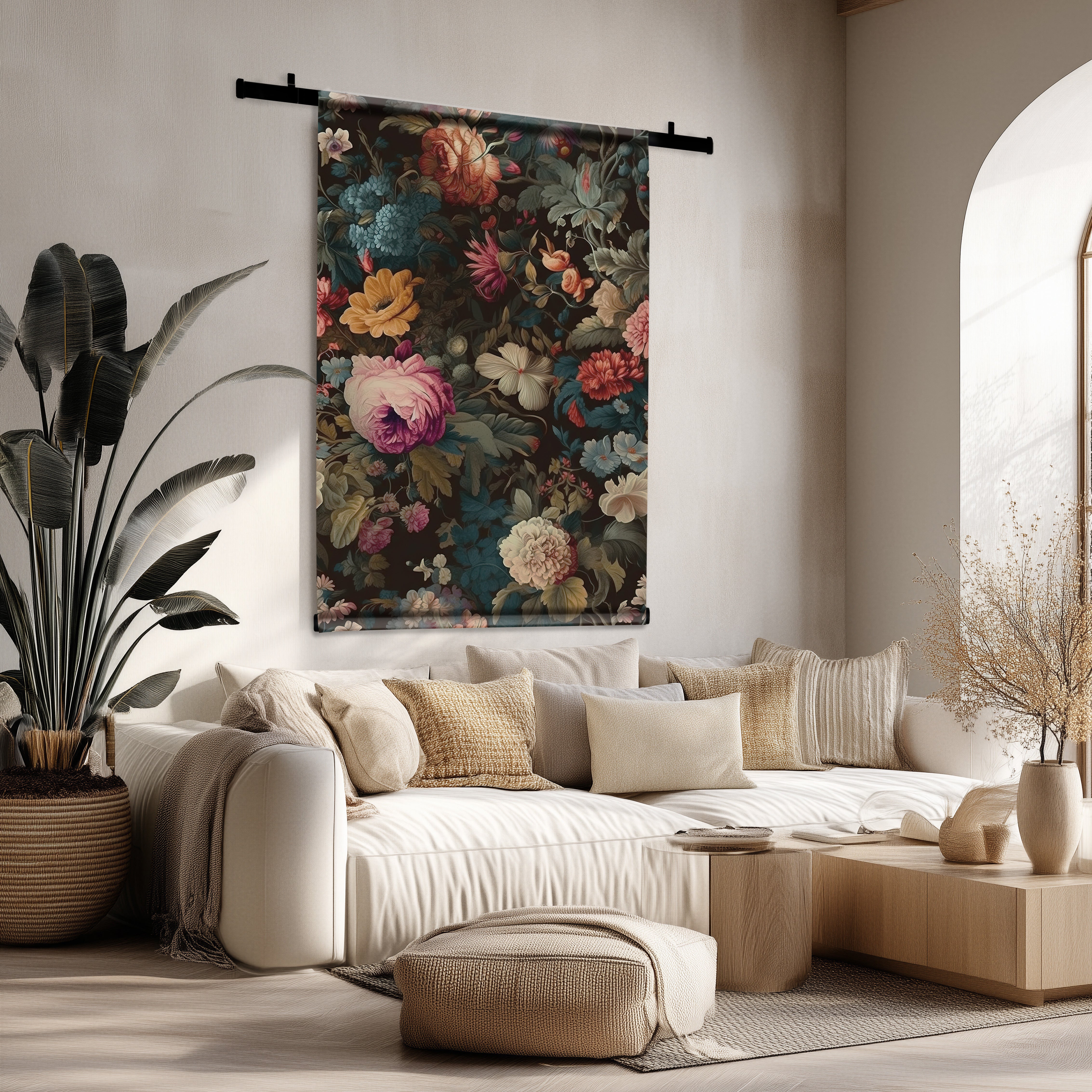 Wandkleed Bloemen met zwarte roedes boven een lichte bank.