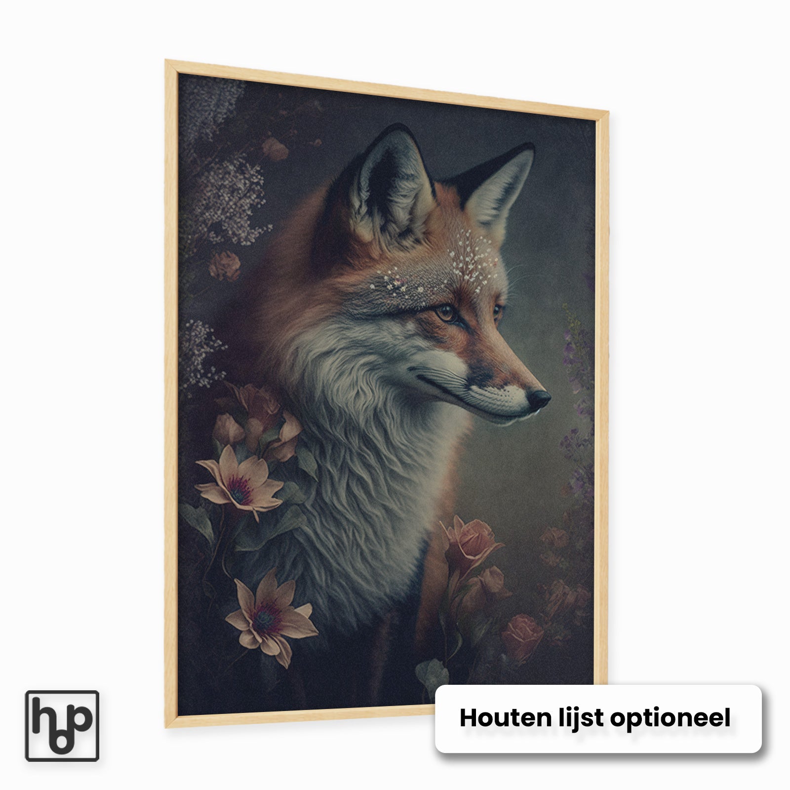 Staande poster van een vos met oranje en witte vacht, omringd door roze botanische bloemen in een houten lijst.