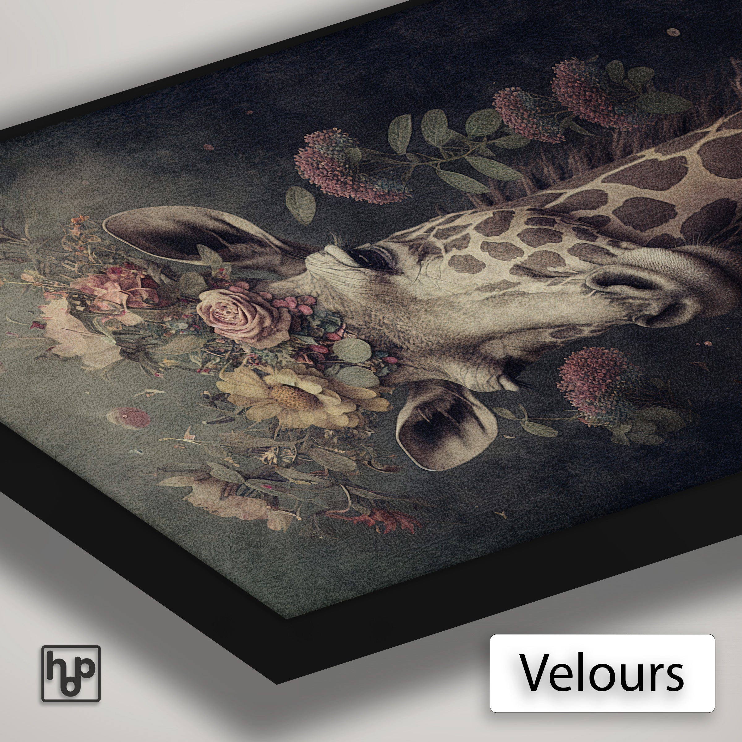 Detail van Artframe Giraf met velours doek en een zwart aluminium frame.