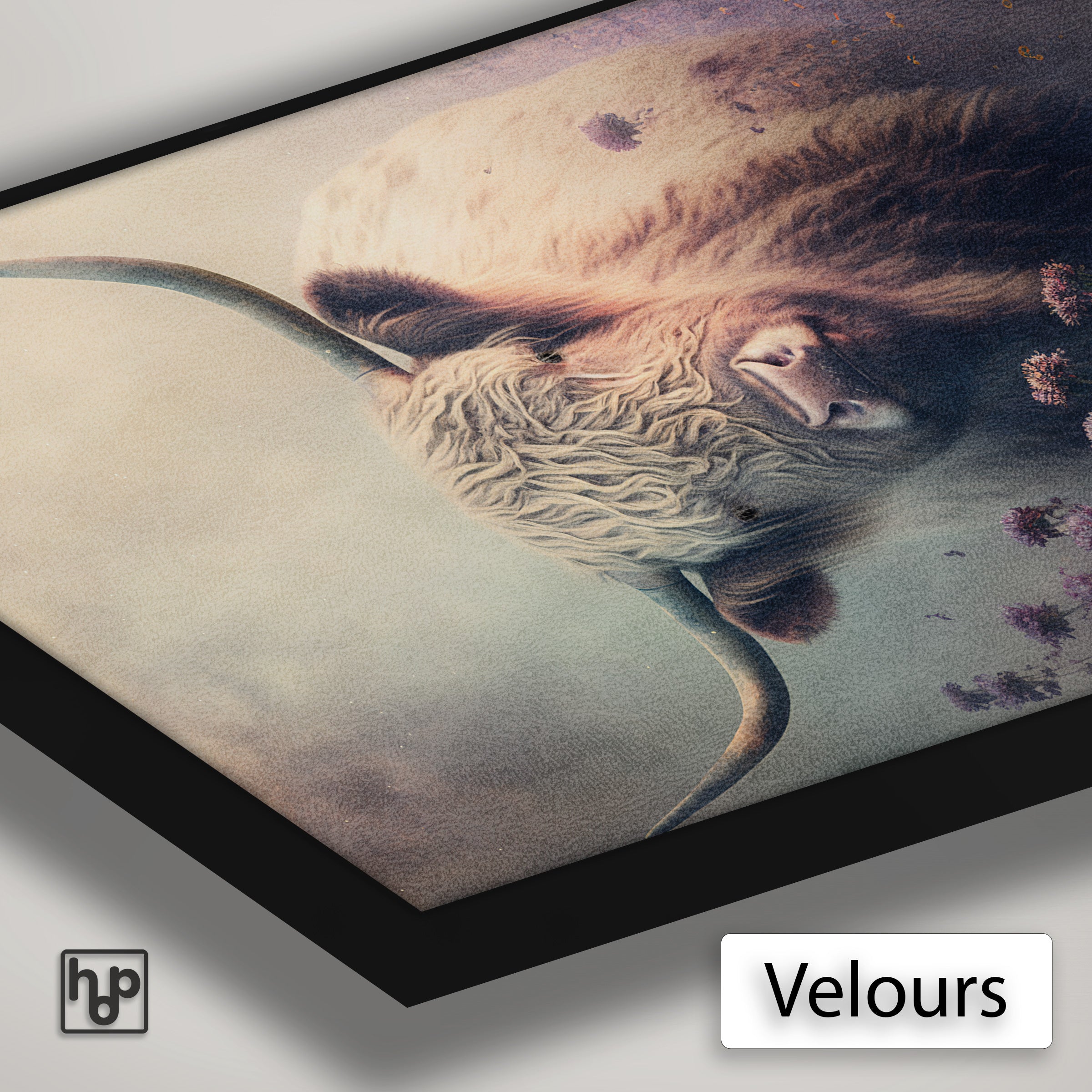 Detail van Artframe Schotse hooglander 2 met velours doek en een zwart aluminium frame.