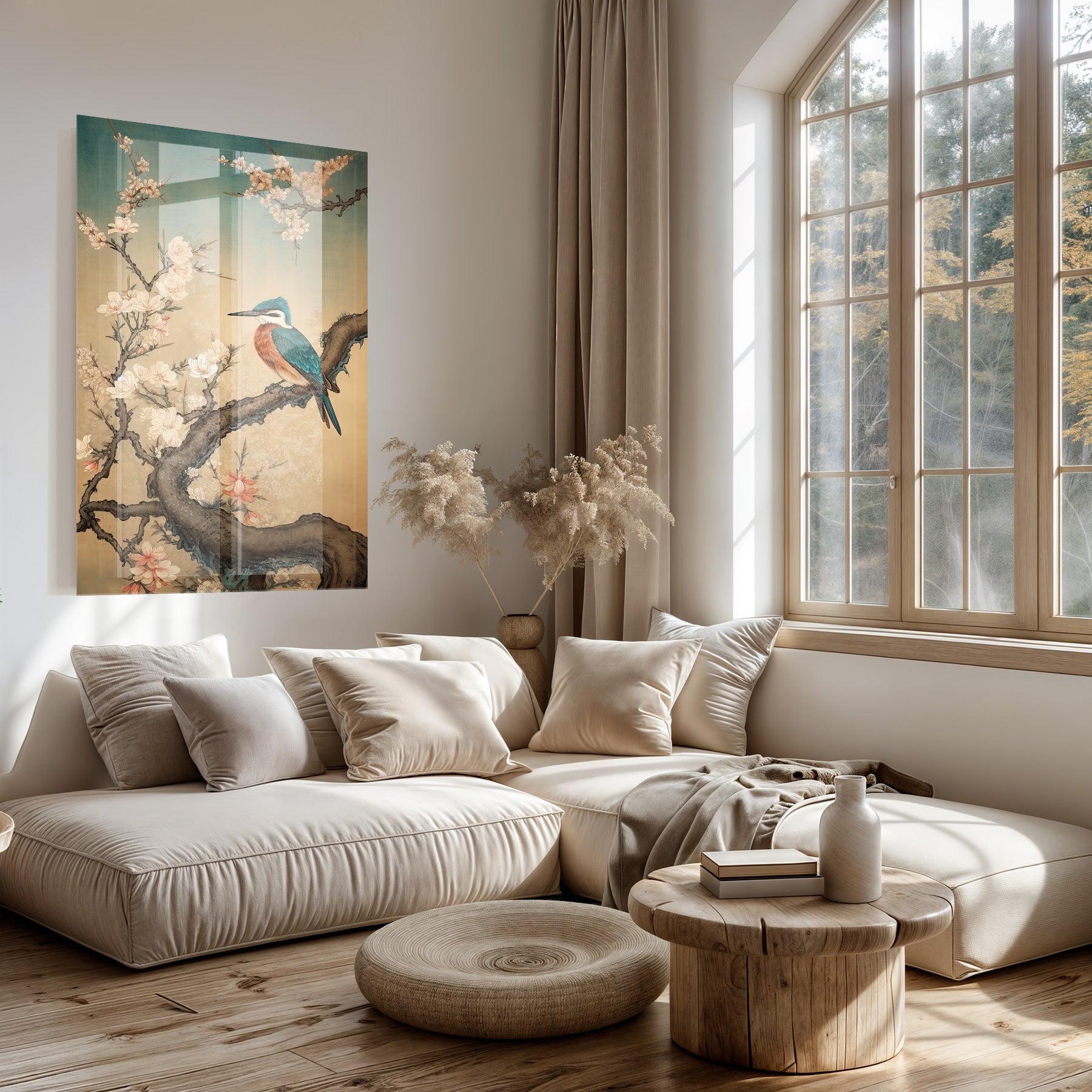 Plexiglas schilderij Ijsvogel 9 boven een lichte bank in een woonkamer.