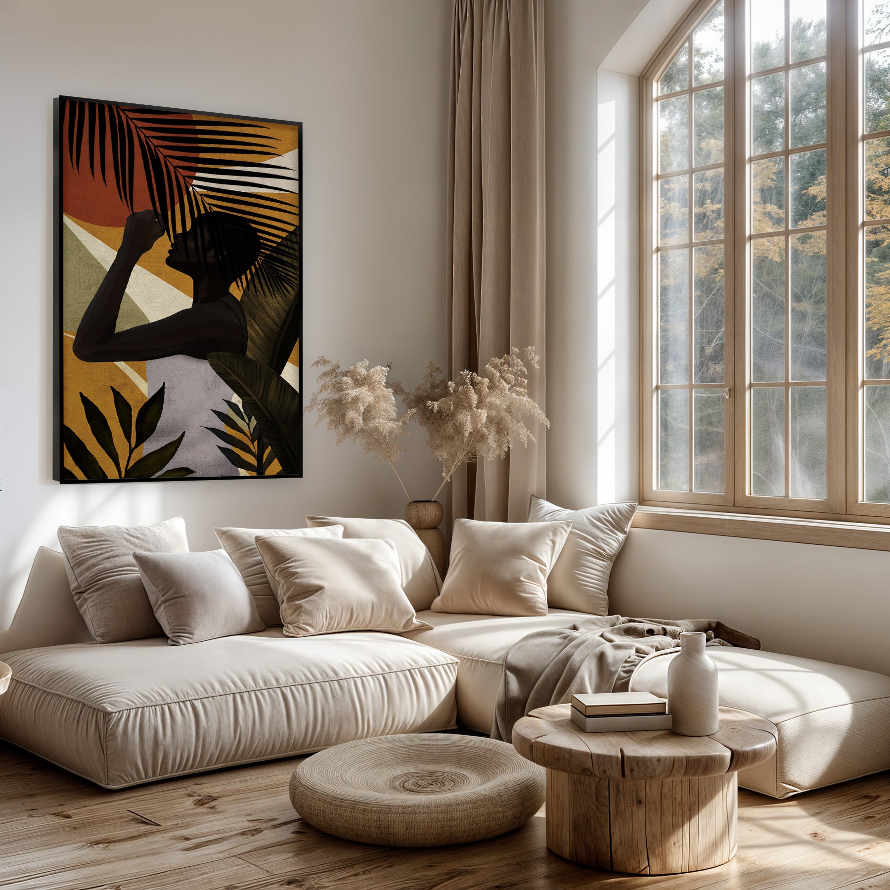 Artframe Vrouw 7 boven een lichte bank in een woonkamer.