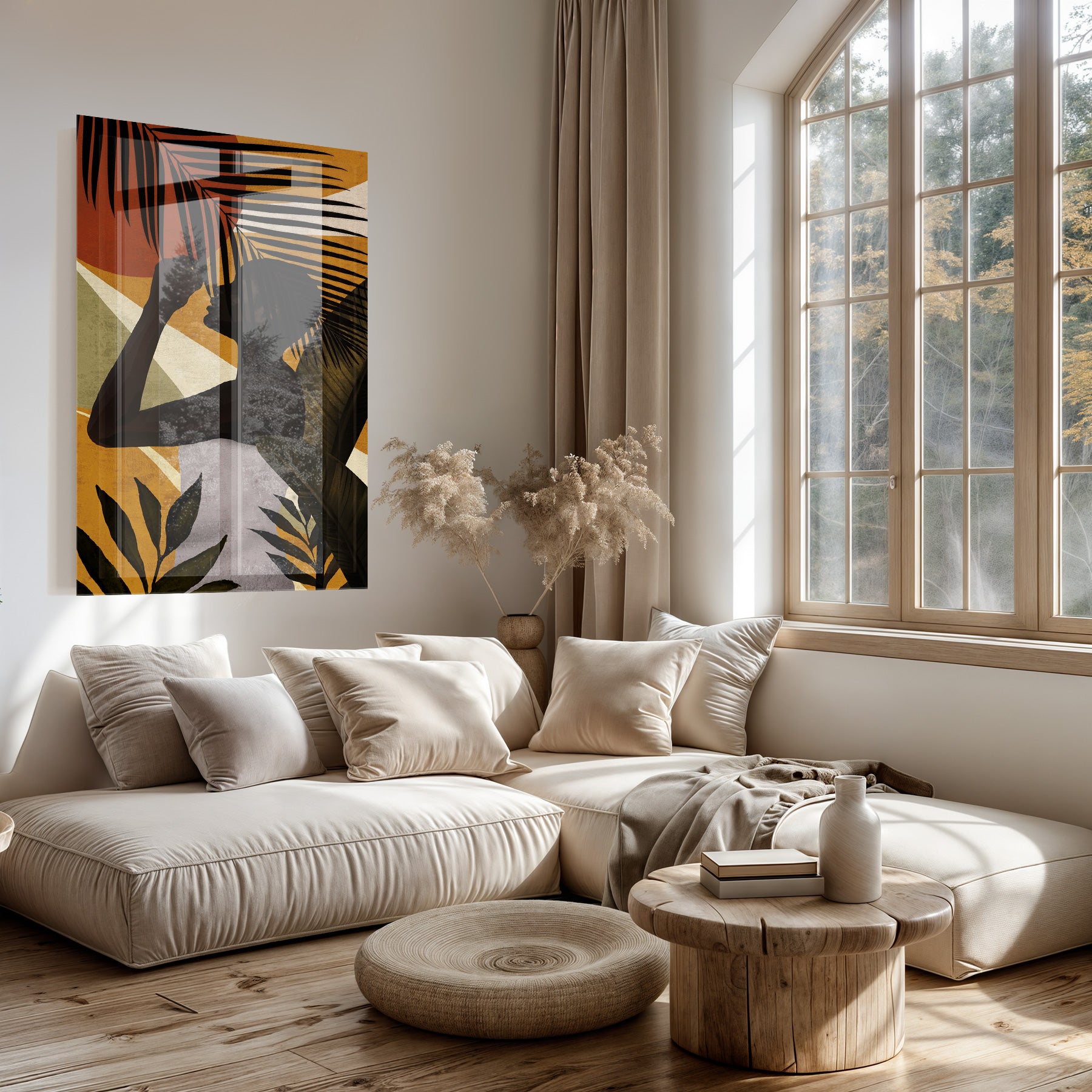 Plexiglas schilderij Vrouw 7 boven een lichte bank in een woonkamer.
