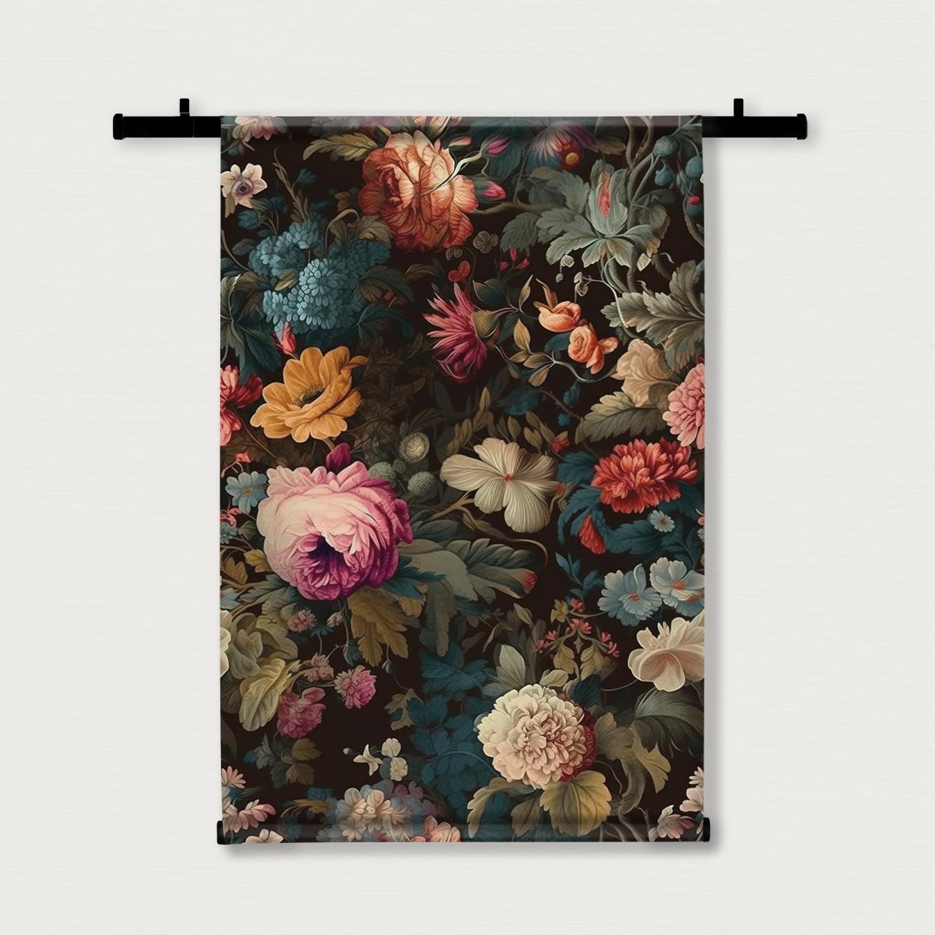 Wandkleed Klassieke bloemen met roze, rode, gele en witte bloemen en groene bladeren op een donkere achtergrond, aan zwarte roedes.