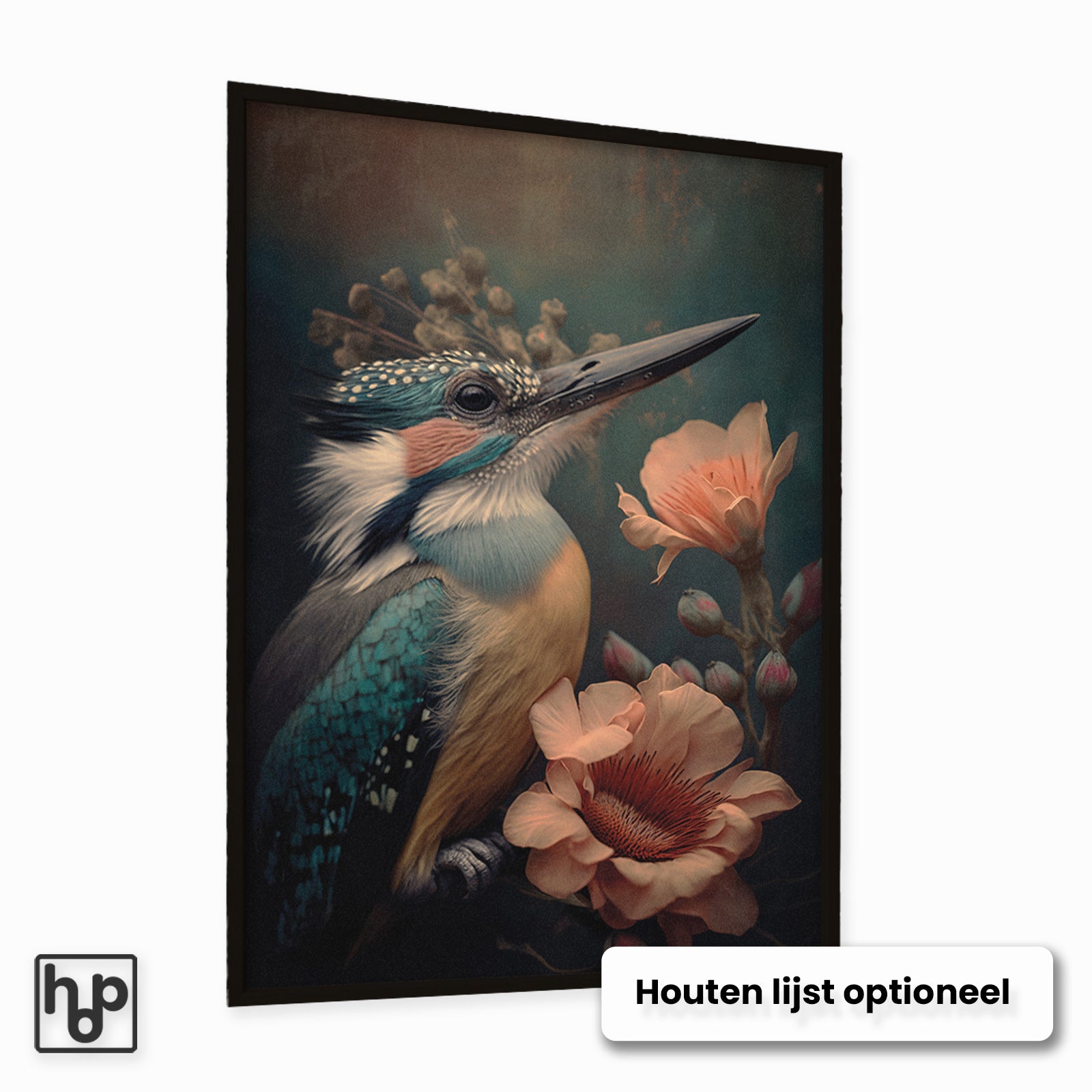Staande poster Kingfisher 2 met levendige ijsvogel en roze bloemen in zwarte lijst.