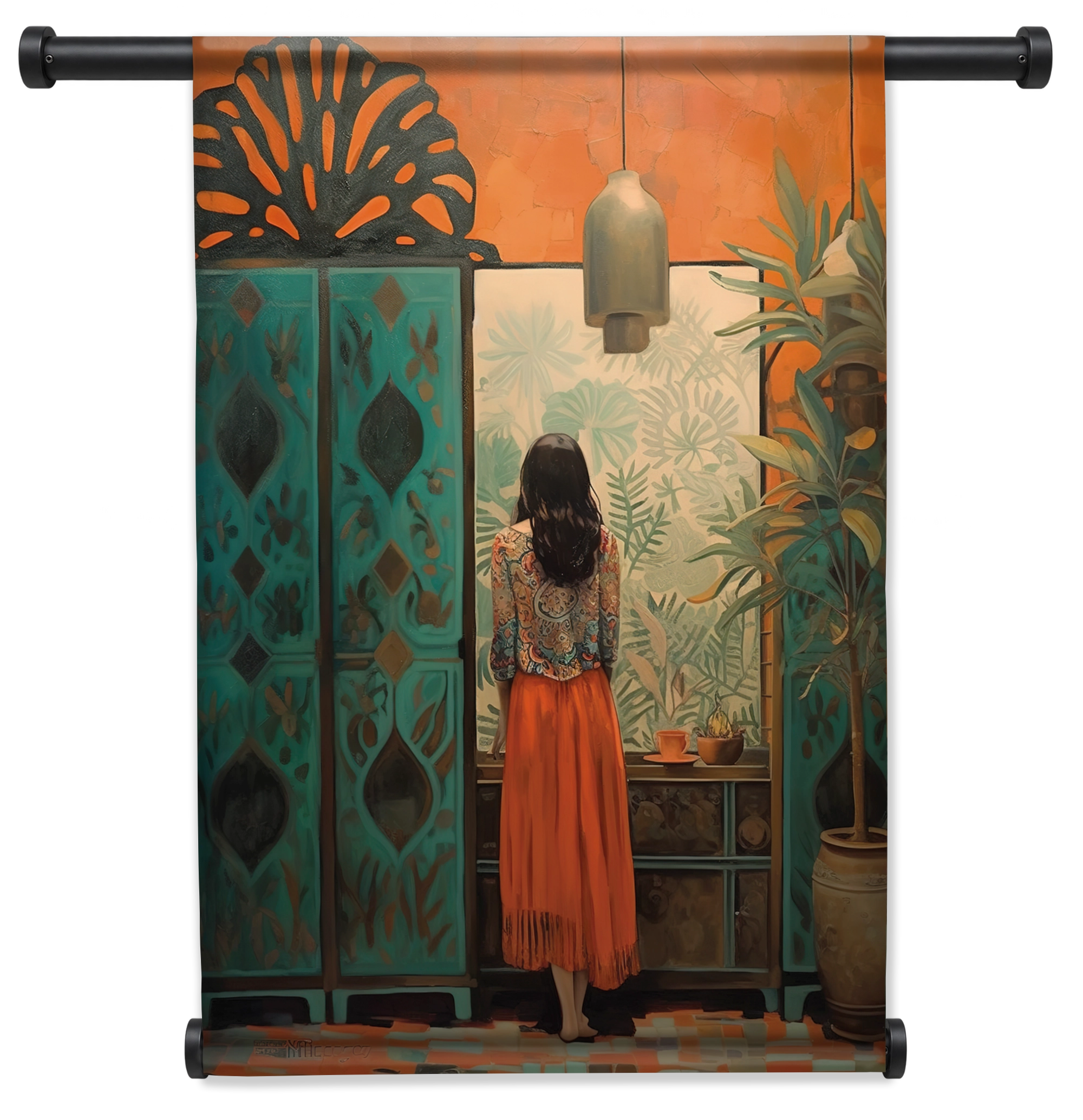 Wandkleed Vrouw: vrouw in een oranje rok bij een kamerscherm tussen planten.