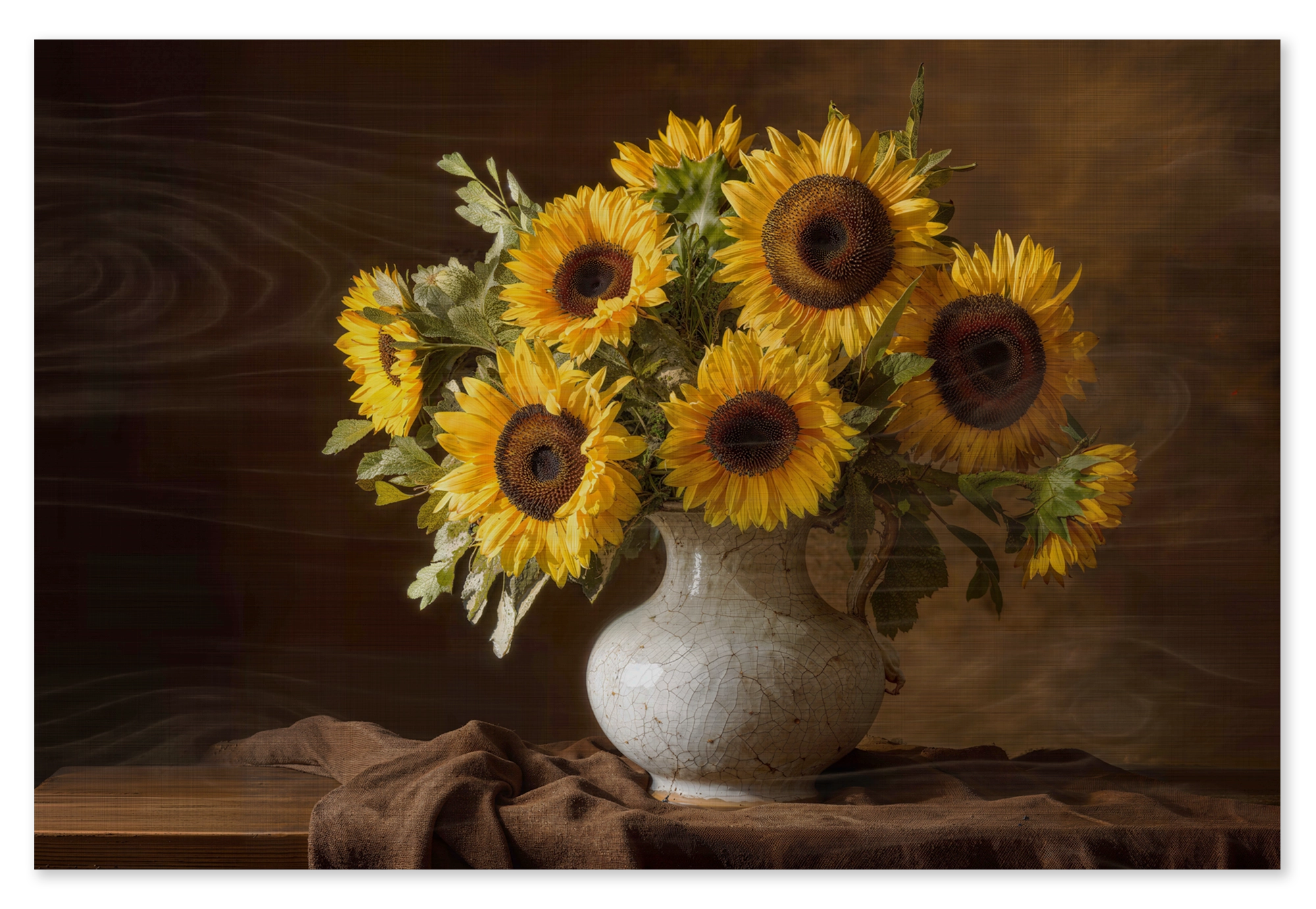 Zonnebloemen op hout: gele zonnebloemen in een lichte vaas op een houten tafel tegen een warme, donkere achtergrond.